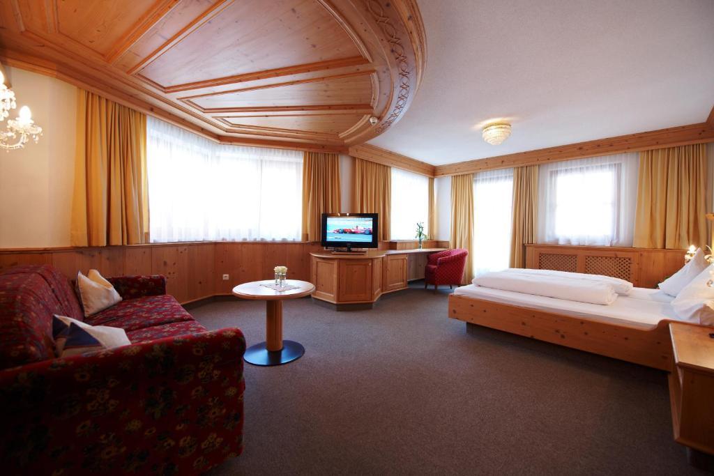 Hollboden Hotel Ischgl Room photo